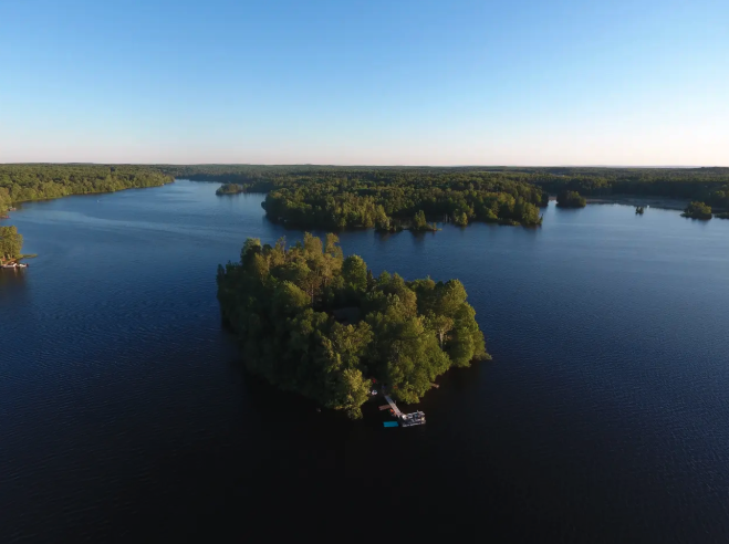 Private Island Chalet on Lake Winter